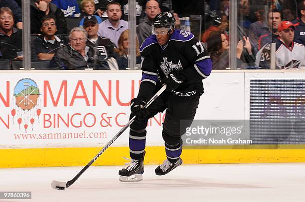 Wayne Simmonds of the Los Angeles Kings skates with the puck against the Columbus Blue Jackets on March 8, 2010 at Staples Center in Los Angeles,...
