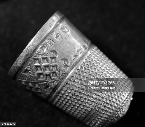 thimble - thimble stock pictures, royalty-free photos & images