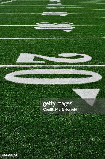 160 Football Field 20 Yard Line Stock Photos, High-Res Pictures, and ...