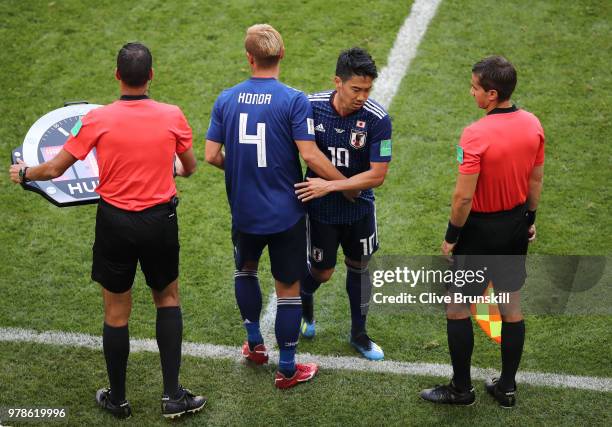 Shinji Okazaki replaces Shinji Kagawa of Japan during the 2018 FIFA World Cup Russia group H match between Colombia and Japan at Mordovia Arena on...