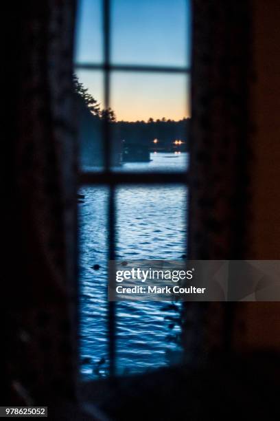 night window - coulter stockfoto's en -beelden