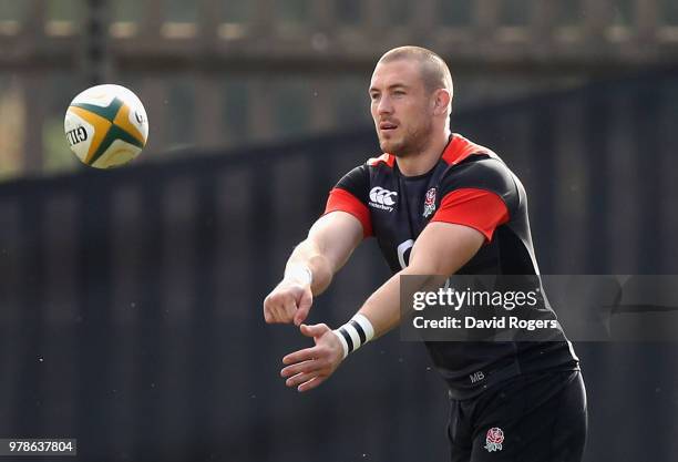 Mike Brown passes the ball tackles during the England training session held at Kings Park on June 19, 2018 in Durban, South Africa.