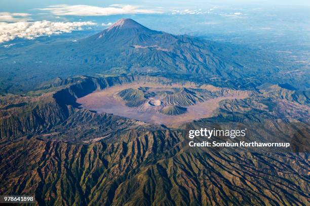 mount bromo (gunung bromo) crater, mount bromo, east java, indonesia - bromo tengger semeru national park stockfoto's en -beelden