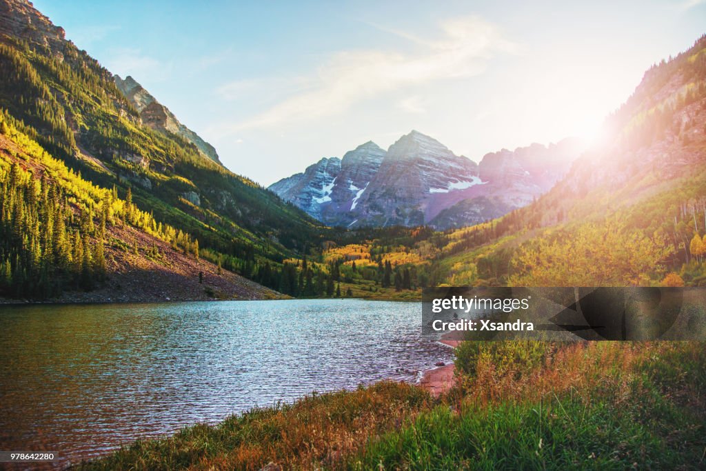 Maroon Bells and Lake at Sunset, Colorado, Stati Uniti