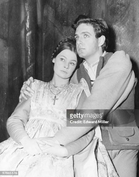 Judi Dench as Juliet and John Stride as Romeo in a rehearsal of Shakespeare's 'Romeo And Juliet' at the Old Vic, London, 30th September 1960.