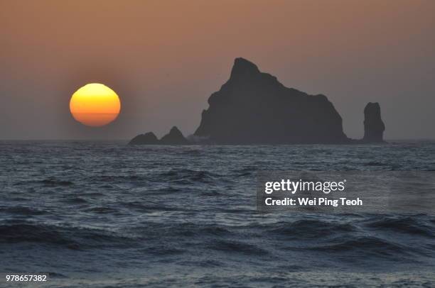 sunset at rialto beach - rialto beach stock pictures, royalty-free photos & images