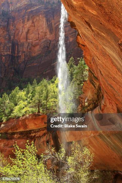 alcove water fall - alcove stock pictures, royalty-free photos & images