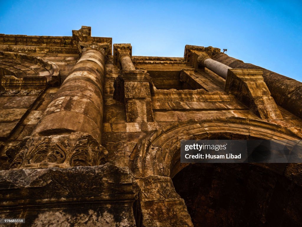 Arch of Hadrian on sunny day, Jerash, Jordan