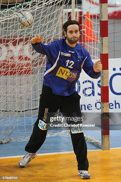 Silvio Heinevetter of Berlin throws the ball during the Toyota Handball Bundesliga match between HSG Duesseldorf and Fuechse Berlin at the...