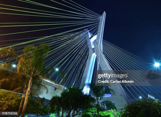 sao paulo's landmark - the x-shaped concrete mast of ponte estaiada - cable stayed bridge stock pictures, royalty-free photos & images