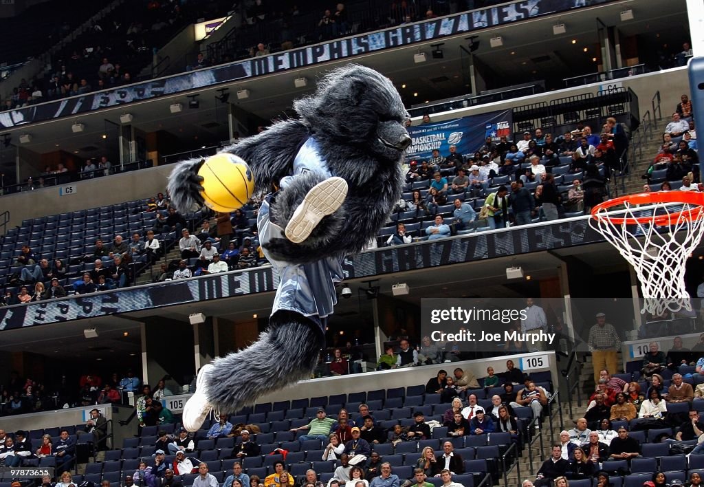 Atlanta Hawks v Memphis Grizzlies