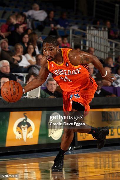 Keith McLeod of the Albuquerque Thunderbirds drives the ball up court during a NBA D-League game against the Dakota Wizards at the Bismarck Civic...