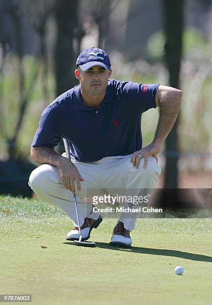 Jonathan Byrd lines up a putt during the second round of the Transitions Championship at the Innisbrook Resort and Golf Club held on March 19, 2010...