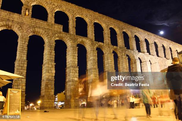 acueducto de segovia - acueducto stock pictures, royalty-free photos & images