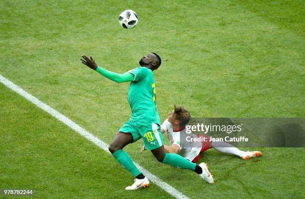 Baye Niang of Senegal, Lukasz Piszczek of Poland during the 2018 FIFA World Cup Russia group H match between Poland and Senegal at Spartak Stadium on...