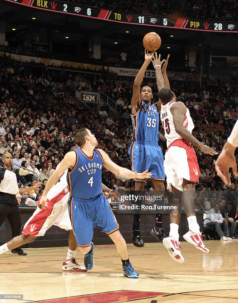Kevin Durant of the Oklahoma City Thunder takes the shot over Amir ...