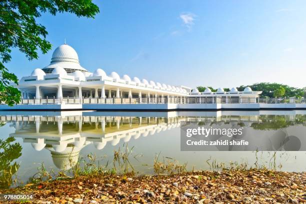 masjid,seri iskandar perak - seri photos et images de collection