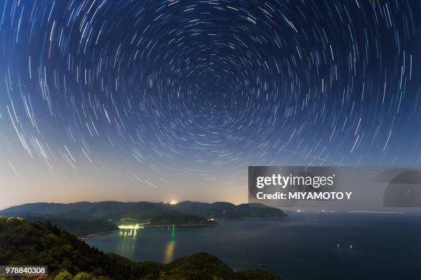 star trail in toi cape - miyamoto y stock-fotos und bilder