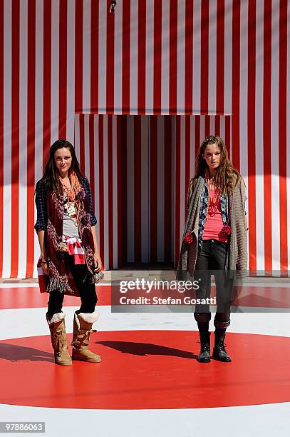 Target Modls 4,084 Target Vertical Fashion Show Stock Photos, High-Res Pictures, and ...
