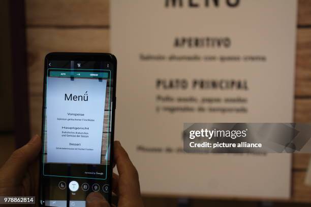February 2018, England, London: The Bixby app can be seen on a Samsung Galaxy S9+ - it can translate menus in real time. Photo: Philip Dethlefs/dpa