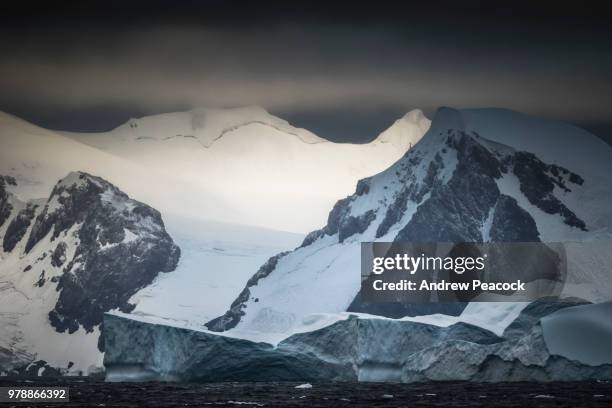 laurie island icy landscape - south orkney island stock pictures, royalty-free photos & images