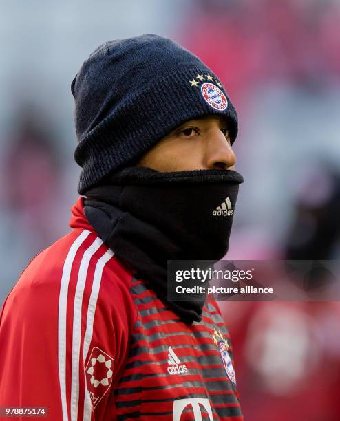 February 2018, Germany, Munich - Soccer, Bundesliga, FC Bayern Muenchen vs. Hertha BSC, Allianz Arena: Munich's Corentin Tolisso is dressed to ward...