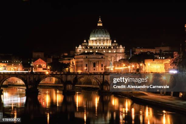 saint peter at night - carnevale imagens e fotografias de stock