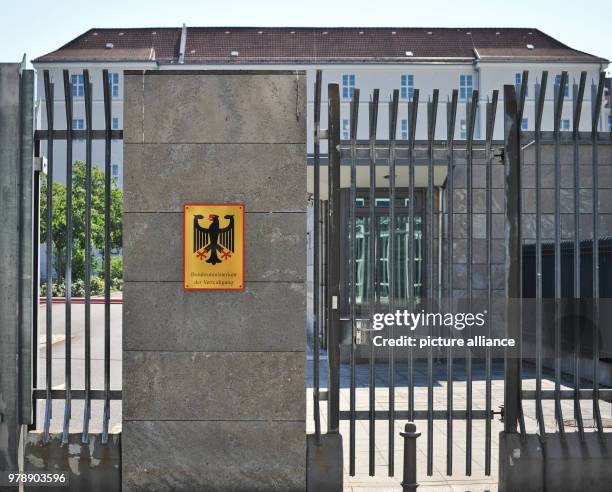 May 2014, Germany, Berlin: The entrance of the German Ministry of Defence. Photo: Ole Spata/dpa