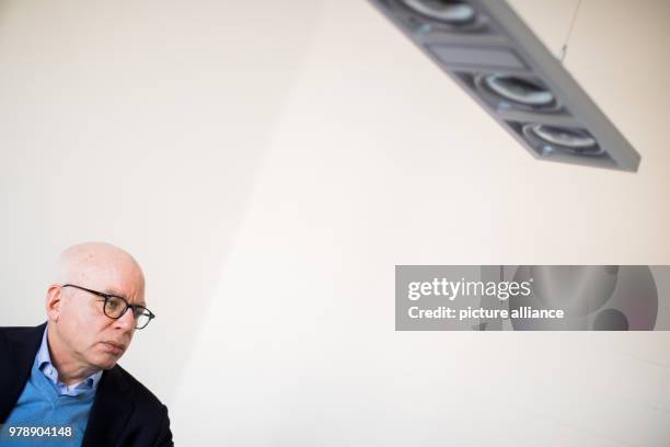 February 2018, Germany, Cologne: Michael Wolff, US-American author of the investigational book 'Fire and Fury' during an interview with the German...