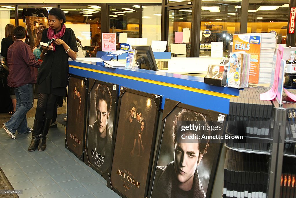 "The Twilight Saga: New Moon" DVD Release