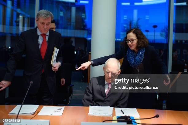 March 2018, Germany, Berlin: Horst Risse , administrative lawyer and director at the German Bundestag, and Wolfgang Schaeuble of the Christian...