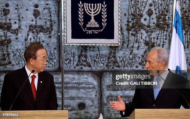 Israeli President Shimon Peres holds a joint press conference with UN Secretary General Ban Ki-moon at the presidential compound in Jerusalem on...