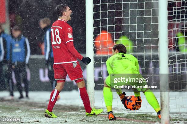 March 2018, Germany, Kaiserslautern: German 2nd division Bundesliga soccer match between 1. FC Kaiserslautern and 1. FC Union Berlin, Fritz Walter...