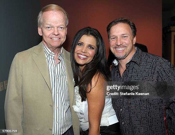 Celebrity Fight Night Foundation founder Jimmy Walker, Glenn Stearns and Mindy Stearns attend the Celebrity Fight Night XVI Founder's Dinner held at...