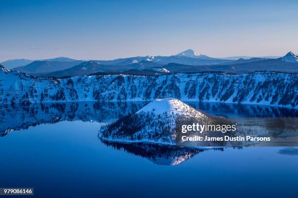 crater lake, oregon, usa - crater lake stock pictures, royalty-free photos & images