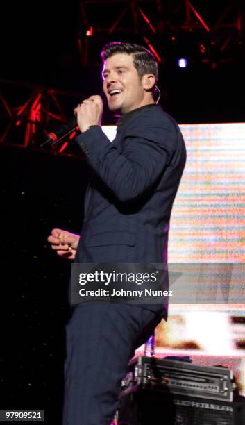 Robin Thicke performs at Jazz In The Gardens 2010 on March 20, 2010 in Miami Gardens, Florida.