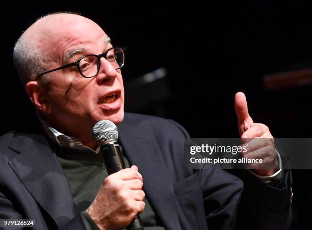 February 2018, Germany, Berlin: US-American author Michael Wolff presents his revealing book 'Fire and Fury' at the Volksbuehne theatre. Photo: Jens...
