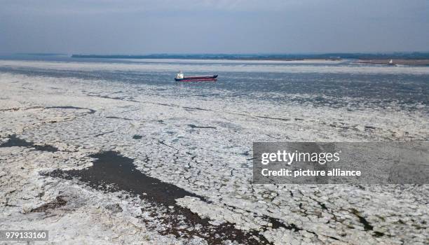 Contship Ice 160 Container Ship Ice Stock Photos, High-Res Pictures, and Images ...