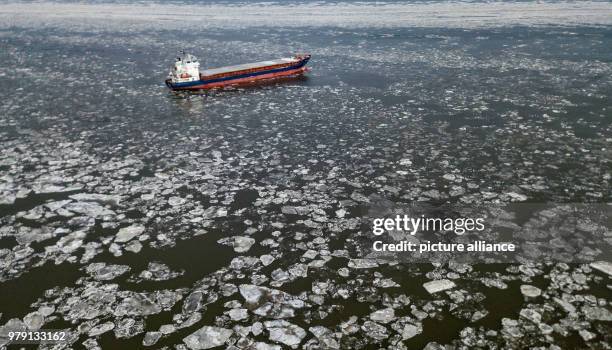 Contship Ice 160 Container Ship Ice Stock Photos, High-Res Pictures, and Images ...