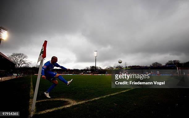 Timo Staffeldt of Karlsruhe in action during the Second Bundesliga match between RW Oberhausen and Karlsruher SC at the Niederrhein Stadium on March...