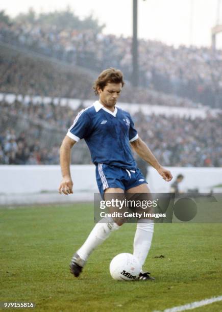 Chelsea player Ray Wilkins in action during a First Divsion match against Bolton Wanderers at Stamford Bridge on October 14, 1978 in London, England,...