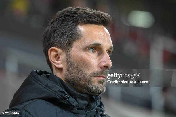 March 2018, Germany, Ingolstadt, Soccer, Second Bundesliga, FC Ingolstadt 04 vs. VfL Bochum at Audi sports park: Ingolstadt's coach Stefan Leitl...