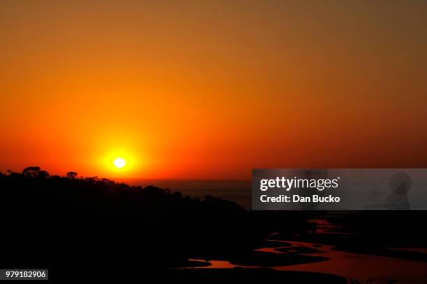 fire sunset - bernardo fire in san diego - san bernardo stock-fotos und bilder