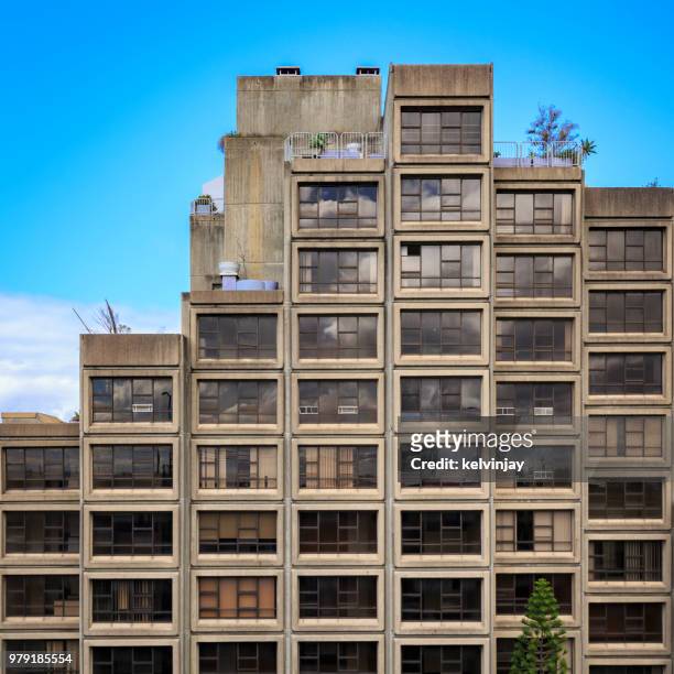 brutalismus, sirius mehrfamilienhaus in sydney, australien - kelvinjay stock-fotos und bilder