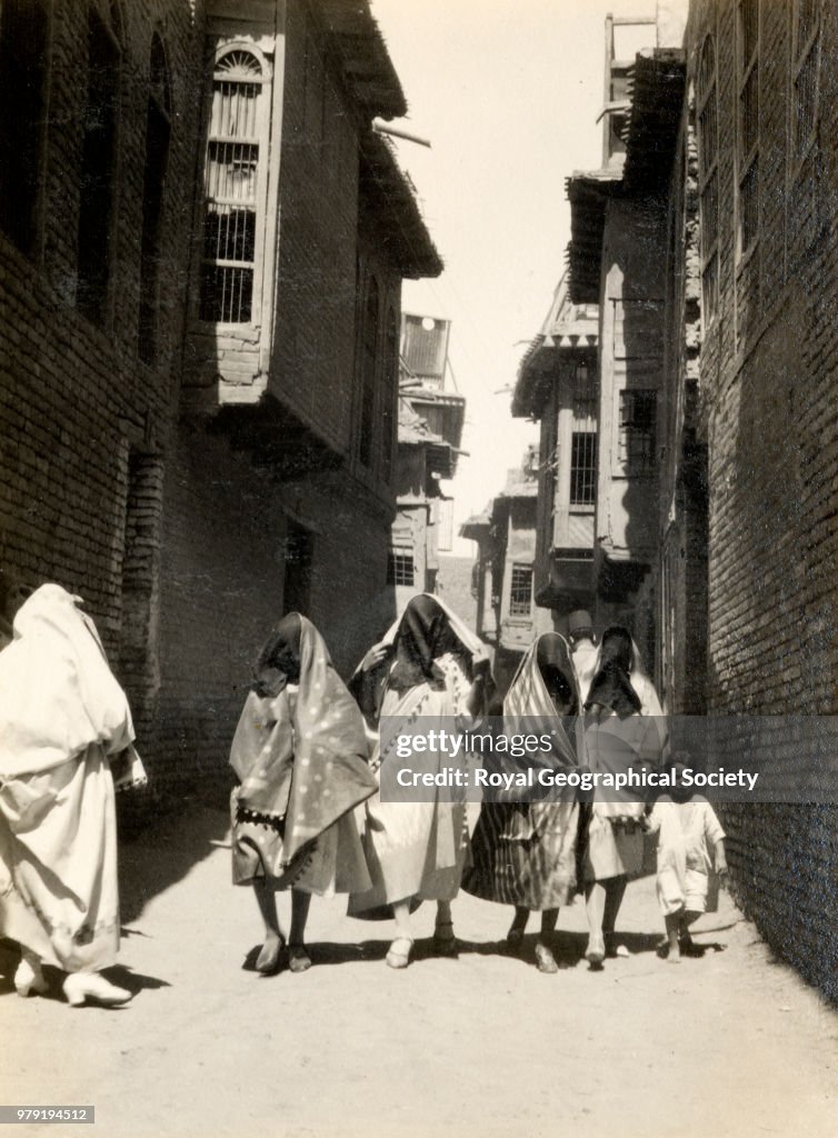 Jewish girls wearing black veils in Baghdad