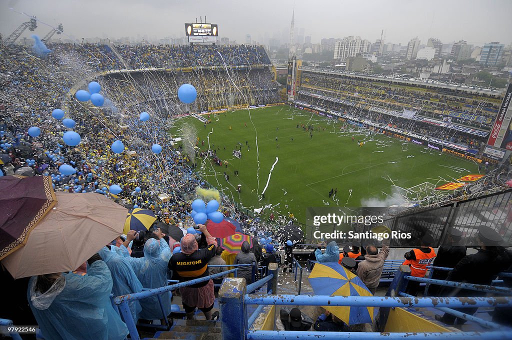 Boca Juniors v River Plate - 2010 Clausura Primera A