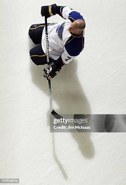 Keith Tkachuk of the St. Louis Blues warms up before playing against the New Jersey Devils at the Prudential Center on March 20, 2010 in Newark, New...