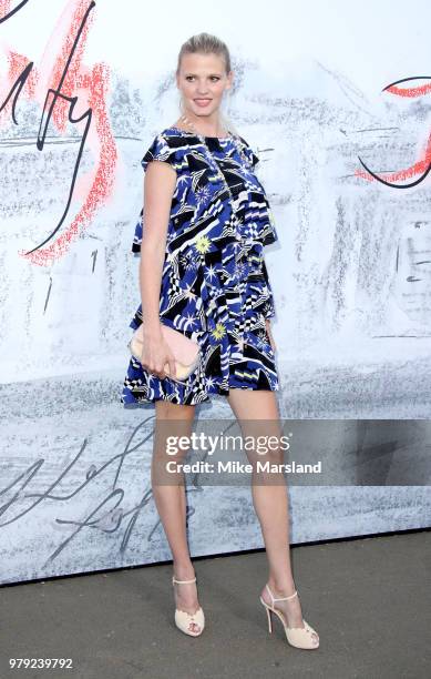 Lara Stone attends The Serpentine Summer Party at The Serpentine Gallery on June 19, 2018 in London, England.