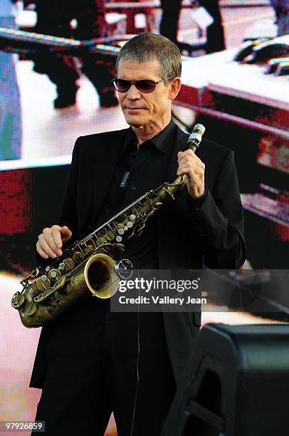 Legendary American alto saxophonist David Sanborn performs at 5th Annual Jazz In The Gardens 2010 on March 21, 2010 in Miami Gardens, Florida.