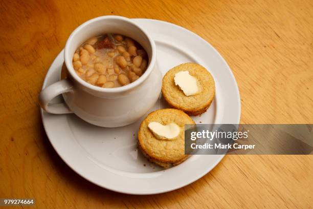 bean soup and corn bread - corn bread stock pictures, royalty-free photos & images